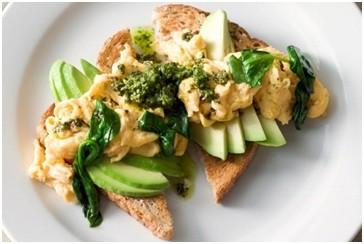 Scrambled Eggs with Pesto and Avocado