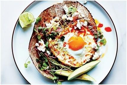 Fried Egg with Sprouts and Chilli